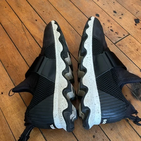 Sorel black ankle sneakers - Picture 3 of 6